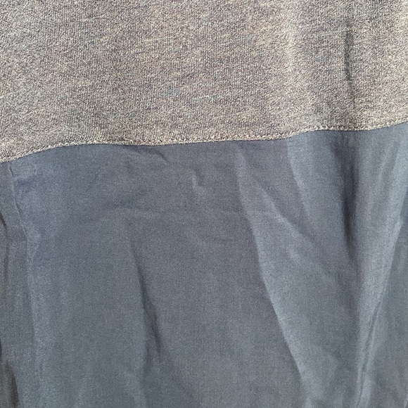 Lou & Grey Fluidtrim Top blue NWT size small - Picture 3 of 4